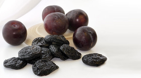  प्लम्स की किस्में prunes बनाने के लिए उपयुक्त हैं, और इसे घर पर कैसे बनाना है